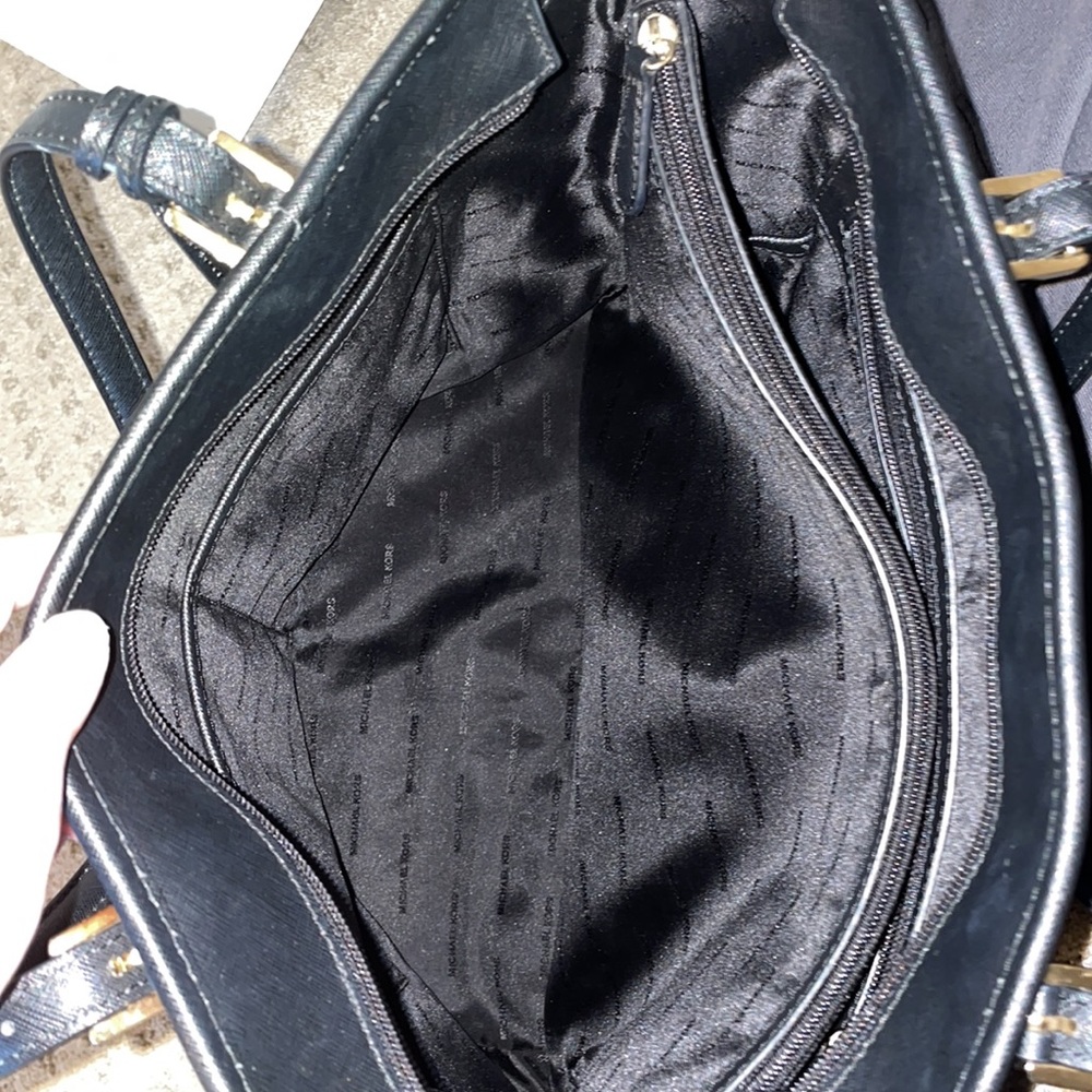Michael Kors Tote Bag - Picture 5 of 10